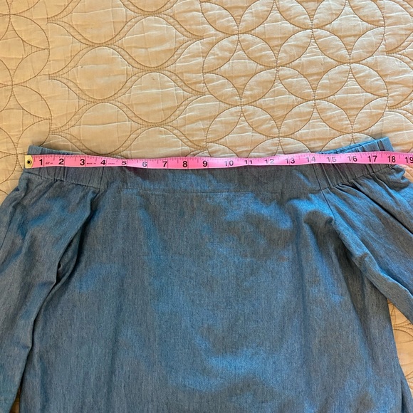 Club Monaco | Sophiya Blouse — Chambray | Size 2 - Picture 9 of 12